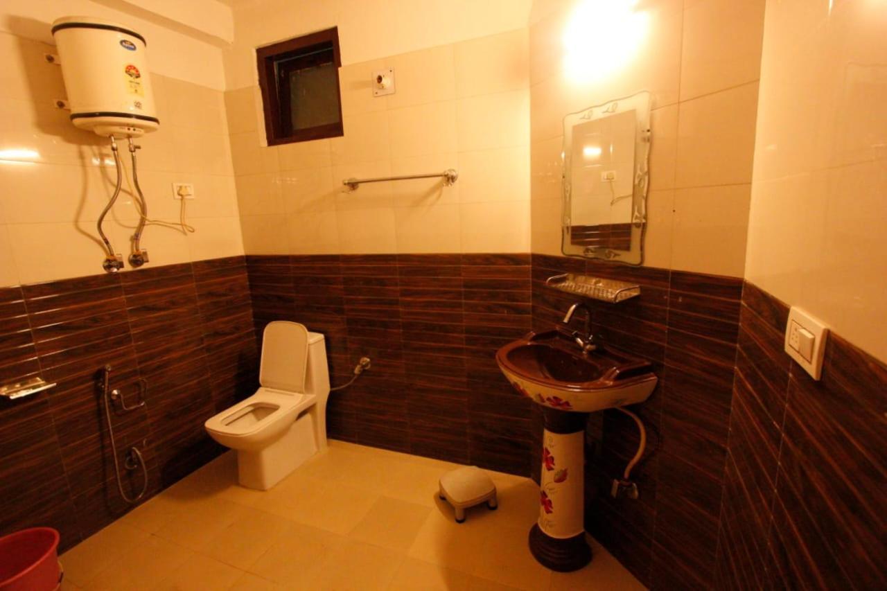 Banjār Tirthan Crest Homestay מראה חיצוני תמונה