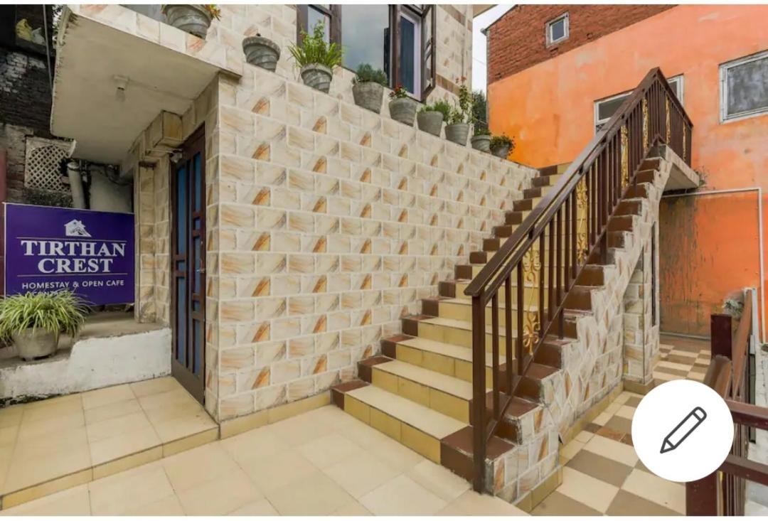 Banjār Tirthan Crest Homestay מראה חיצוני תמונה