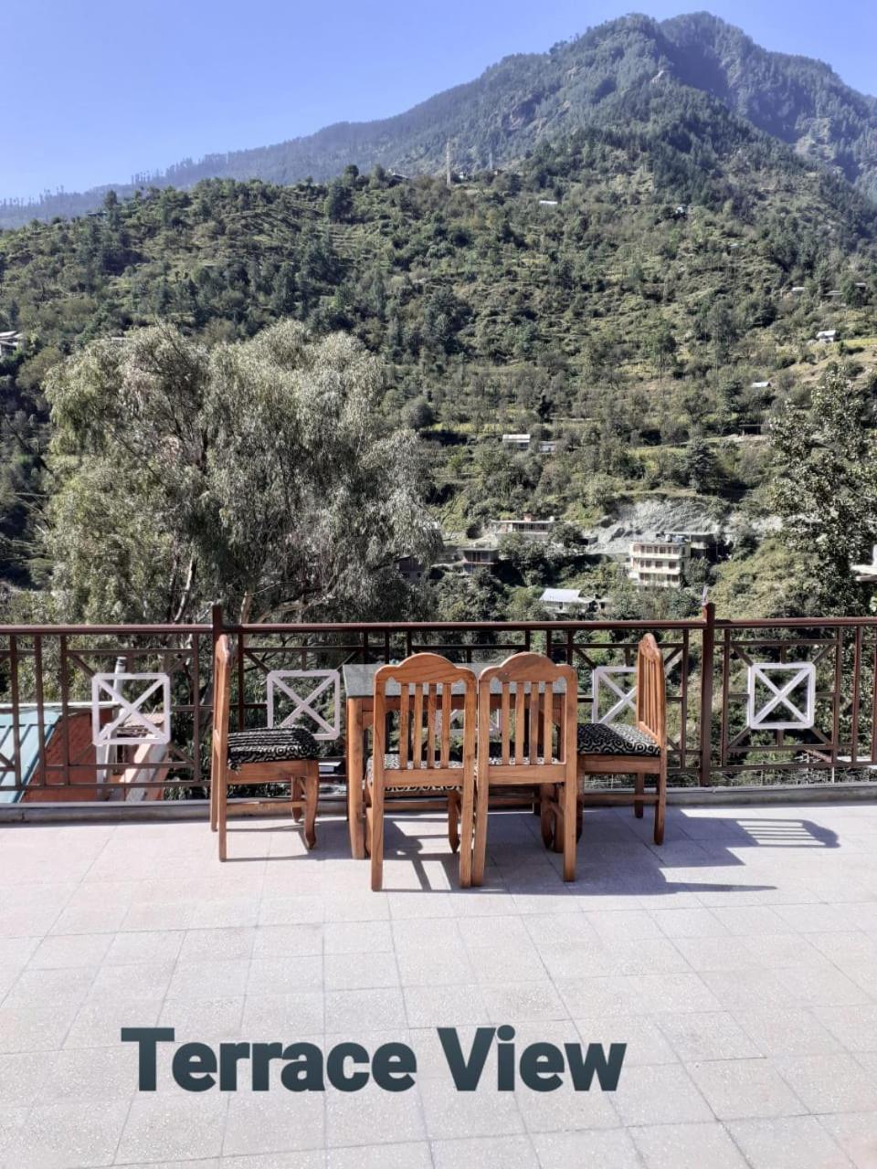 Banjār Tirthan Crest Homestay מראה חיצוני תמונה