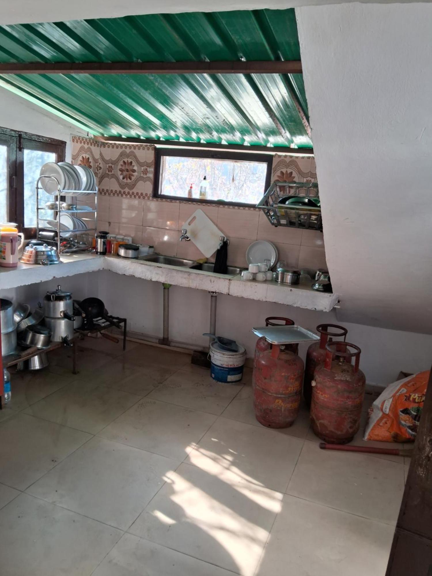 Banjār Tirthan Crest Homestay מראה חיצוני תמונה